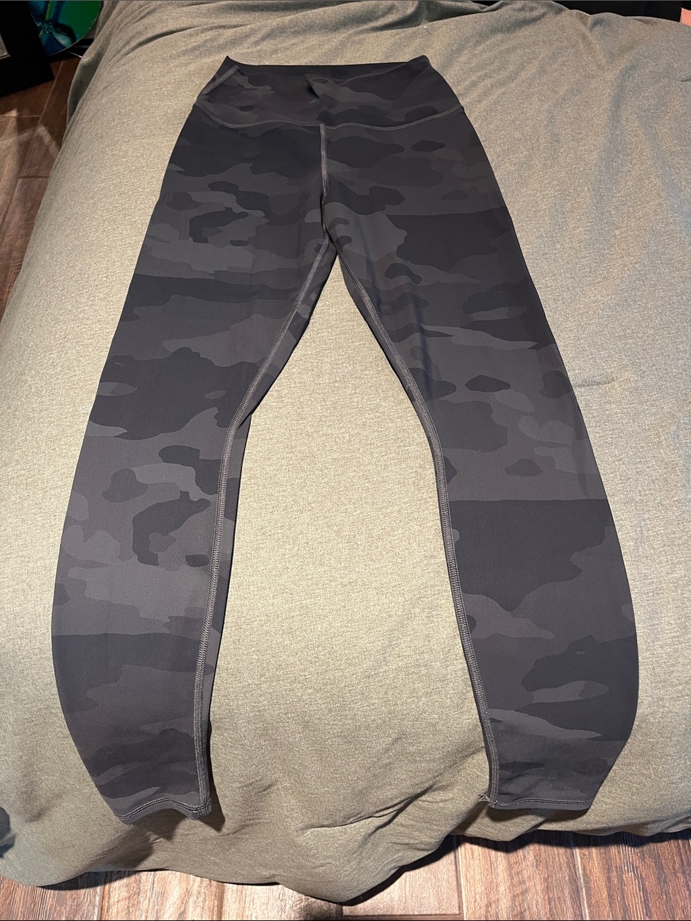 Alo Camo Leggings